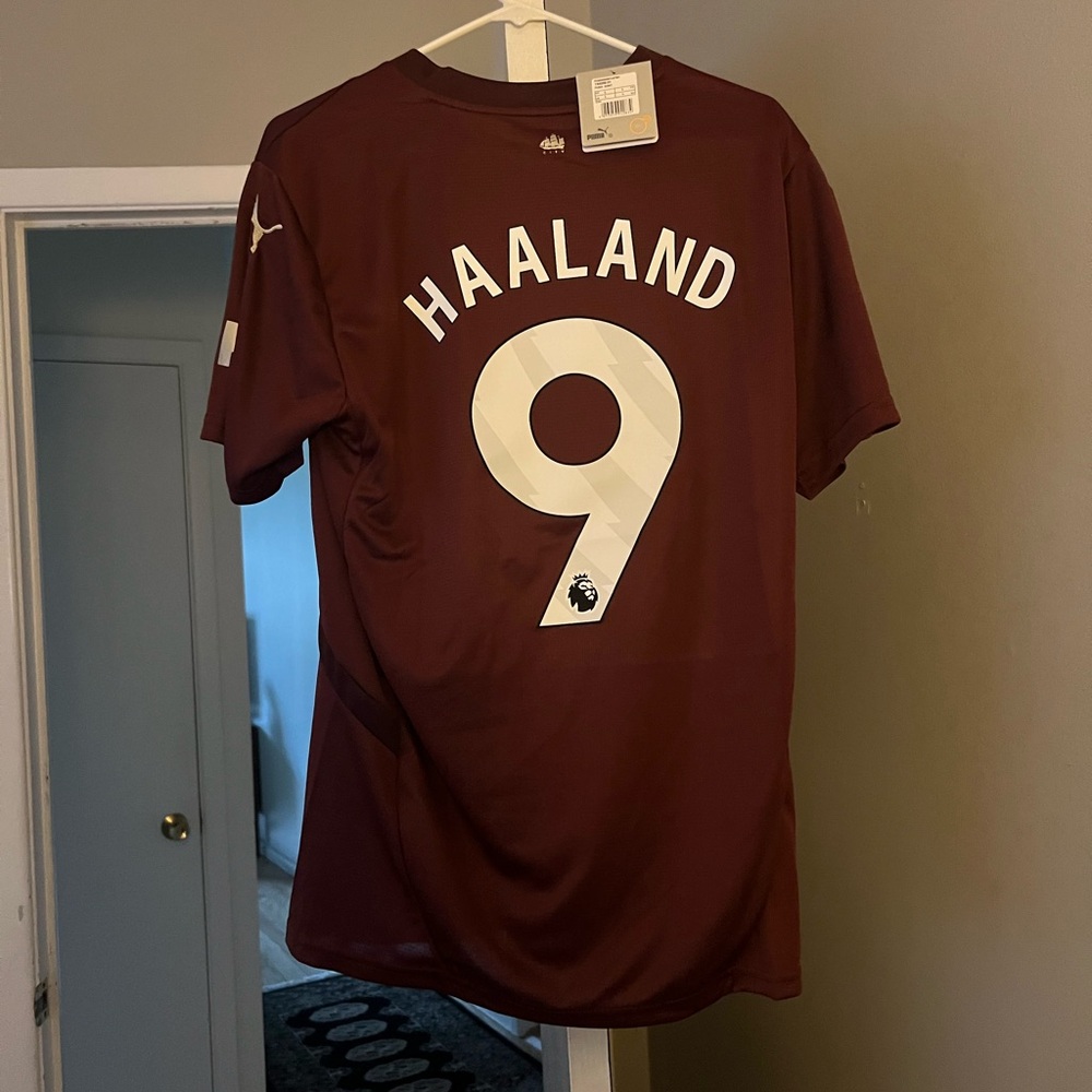 Erling Haaland Man City Alternate Jersey - Picture 2 of 4